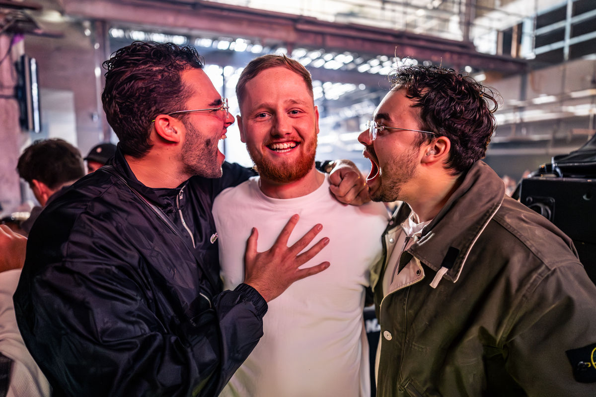 Loading... just a sec